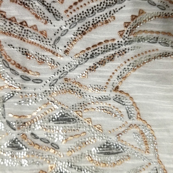 Pineapple and lace white tank top - Picture 5 of 5